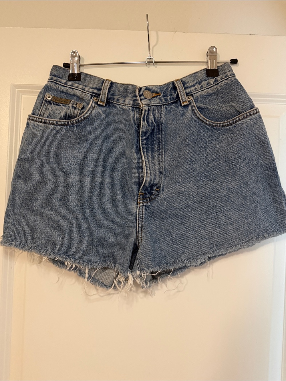 Vintage Classic High-Waist Blue Denim Cutoff Shorts